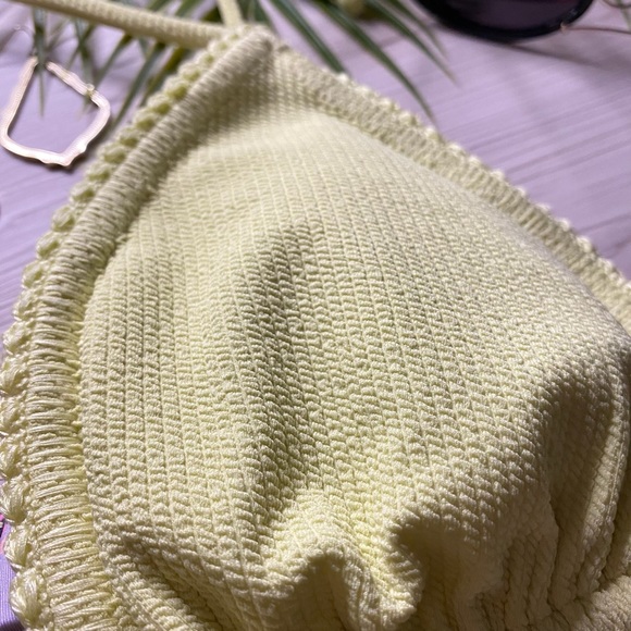 Maaji • Reversible Floral Yellow Sliding Triangle Bikini Top 👙🌴🏄🏼‍♀️ - Picture 5 of 9